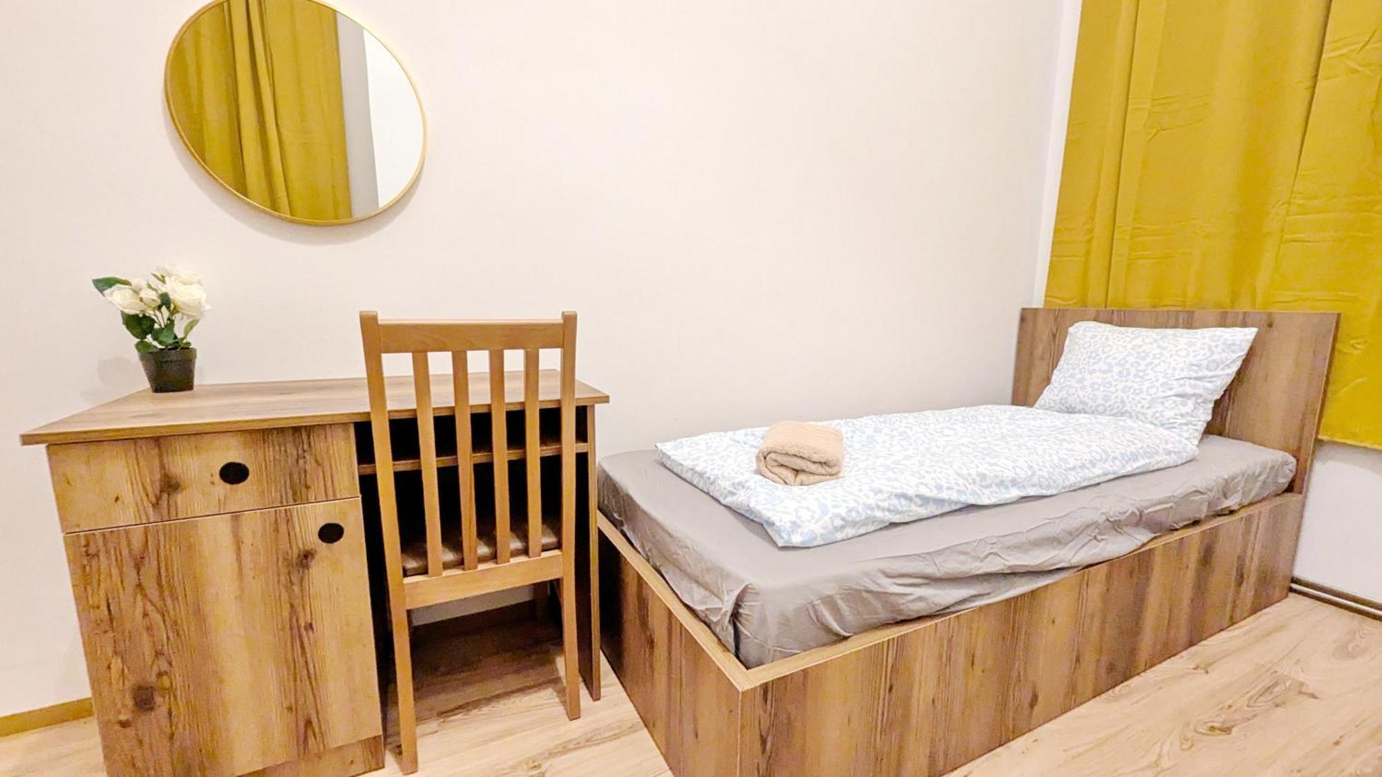 Spacious - 15 Min From Airport & Center, 5 Min From Main-bus Station Ez1 * Wien