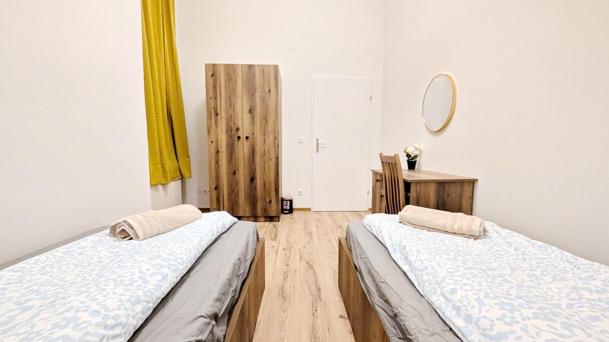 Spacious - 15 Min From Airport & Center, 5 Min From Main-bus Station Ez1 Privatunterkunft