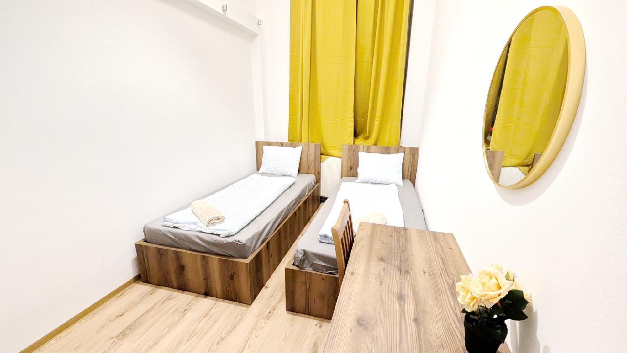 Privatunterkunft Spacious - 15 Min From Airport & Center, 5 Min From Main-bus Station Ez1 *