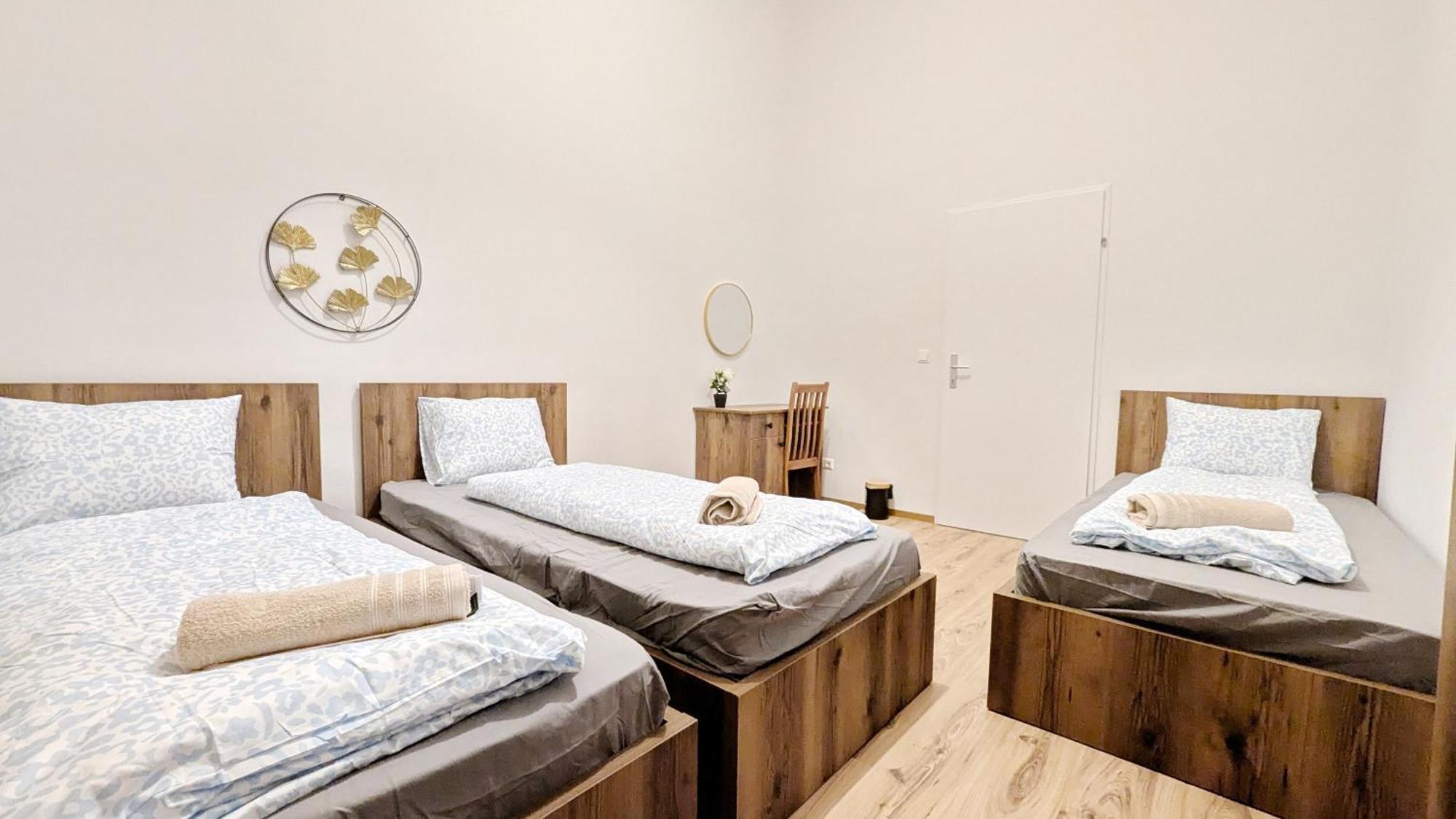 Privatunterkunft Spacious - 15 Min From Airport & Center, 5 Min From Main-bus Station Ez1 *