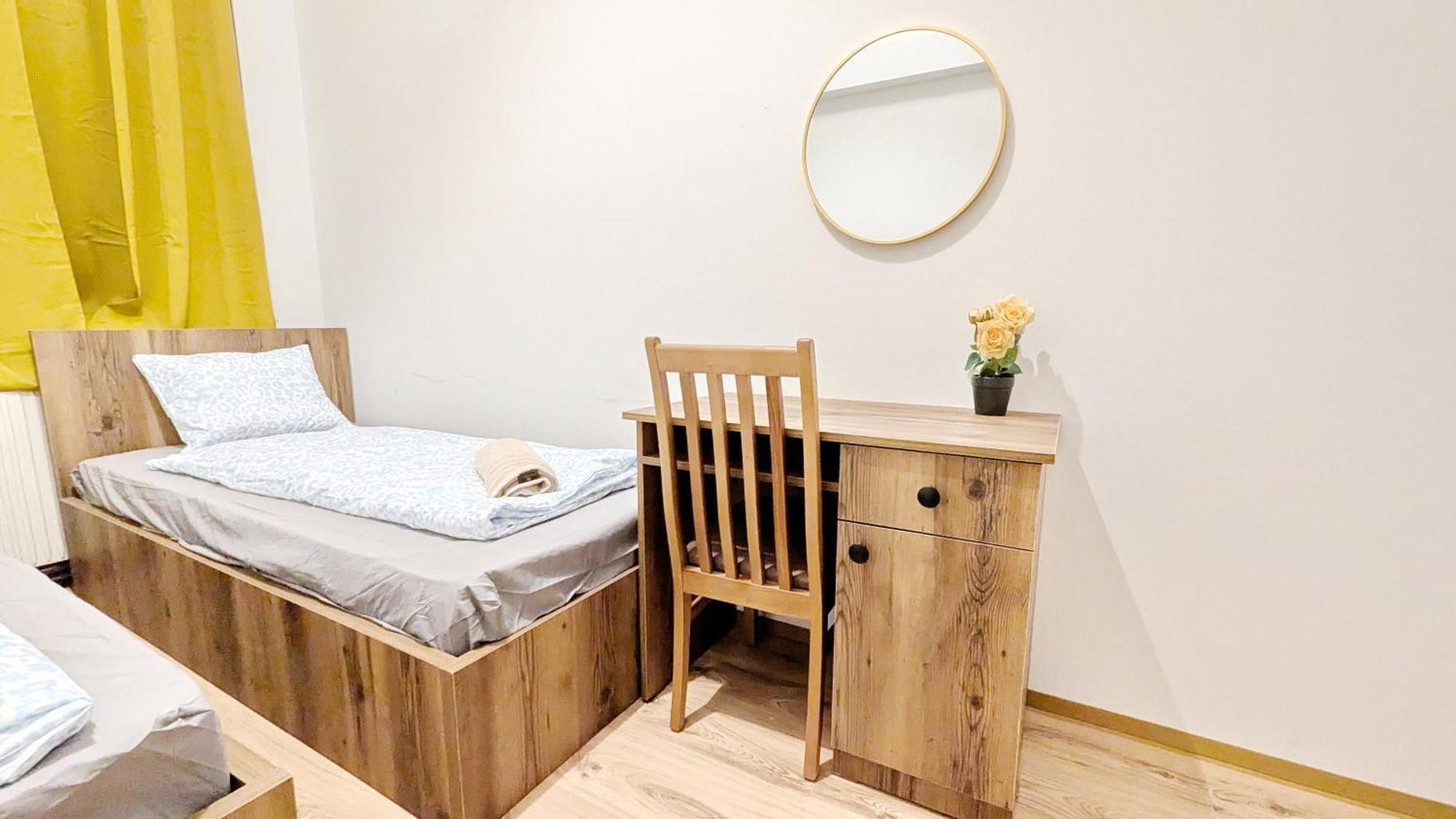 Spacious - 15 Min From Airport & Center, 5 Min From Main-bus Station Ez1 Privatunterkunft Wien