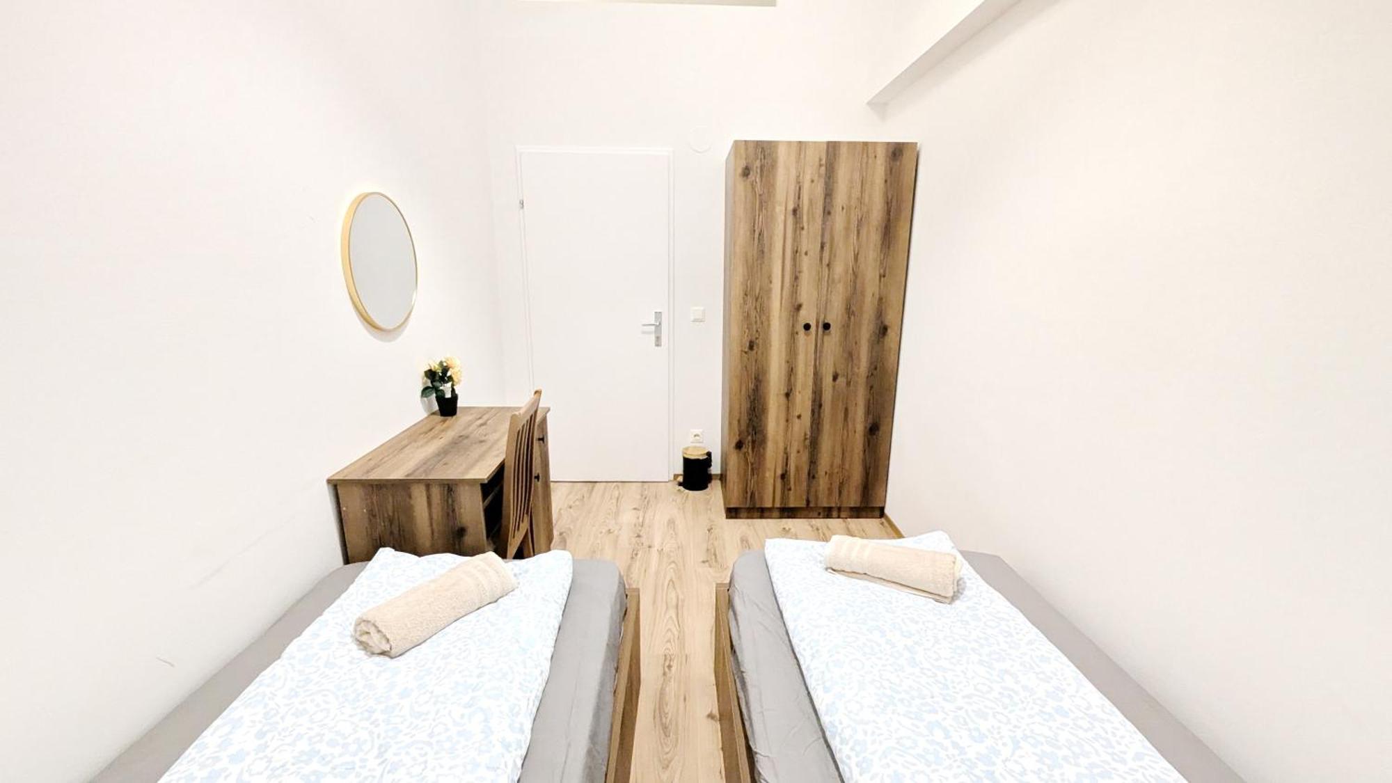 Privatunterkunft Spacious - 15 Min From Airport & Center, 5 Min From Main-bus Station Ez1 *