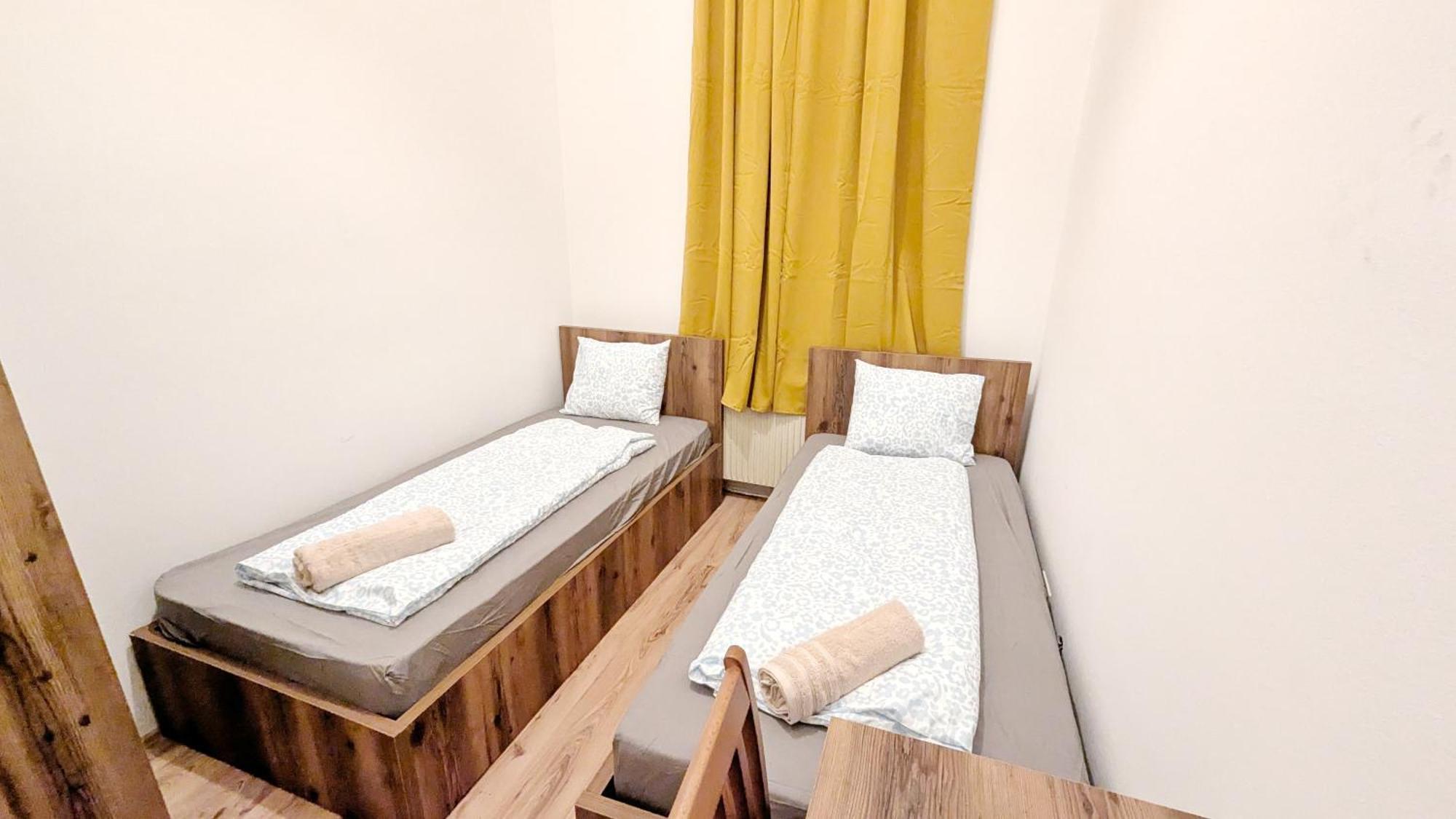 Spacious - 15 Min From Airport & Center, 5 Min From Main-bus Station Ez1